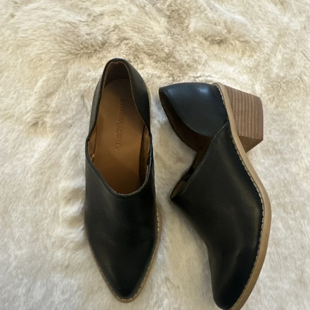 Cynthia Rowley Eddie Shoe Bootie‎ Black Pointed Toe size 8,5